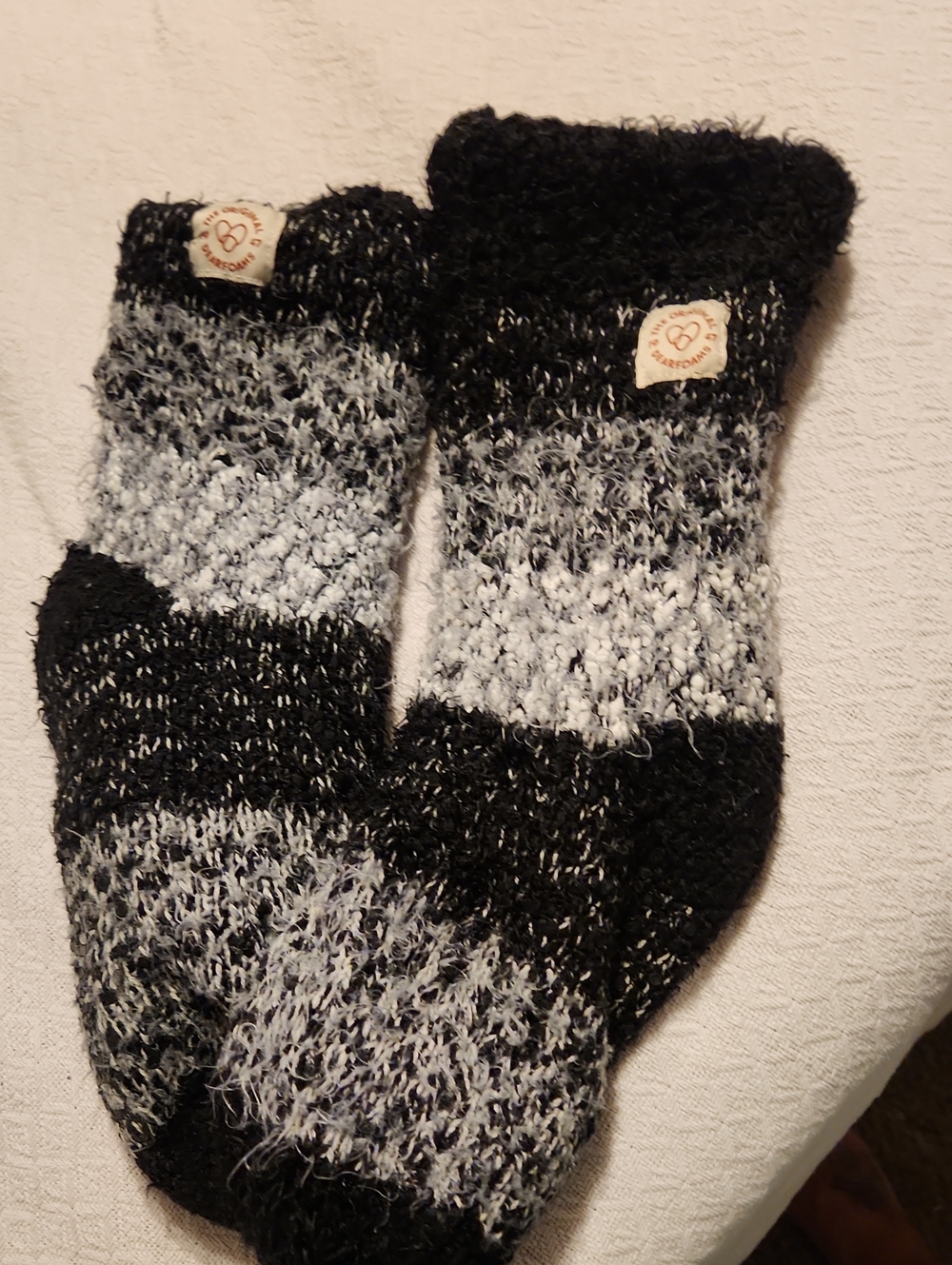 dearfoams Black and Gray Cozy Chunky Knit Socks